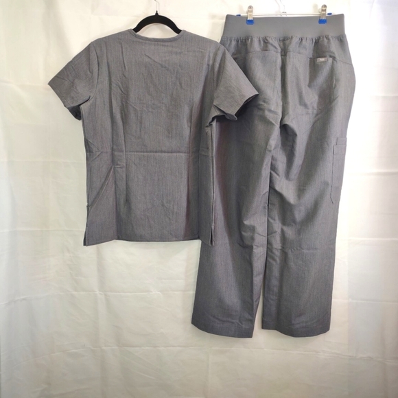 Figs Graphite Scrub Set - Picture 3 of 6